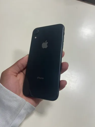 iPhone XR 64 Gb bateria 77%