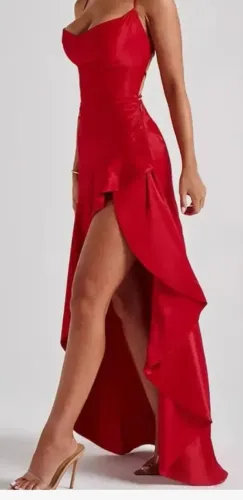 Vestido deslumbrante para mulheres elegantes.