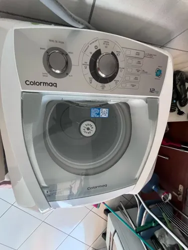 Vendo máquina de lavar de 12 kg