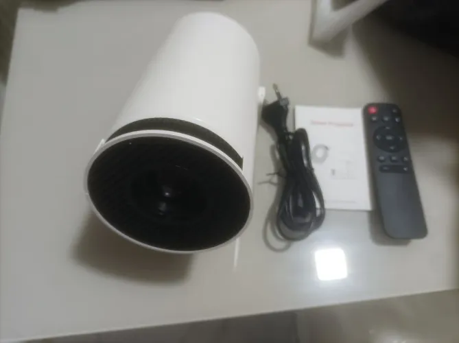 Projetor HY 300
