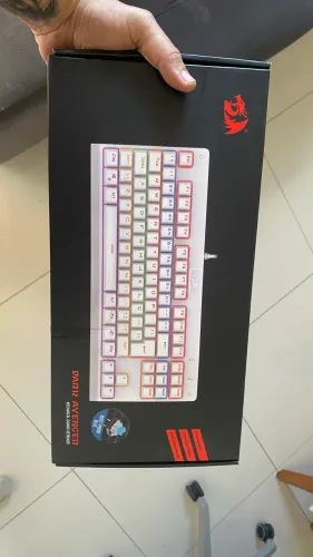 Teclado mecânico Redragon Dark Avenger Lunar White