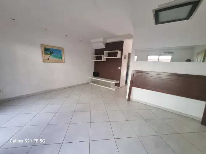 Casa de condomínio no Horto do Ype