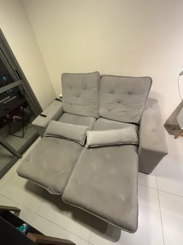 Sofá 1,90m x 1,20m - Confortável e Conservado