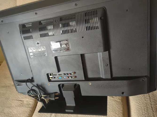 2 tvs com defeito. 120 reais