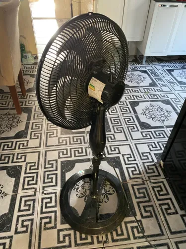 Ventilador mundial seminovo
