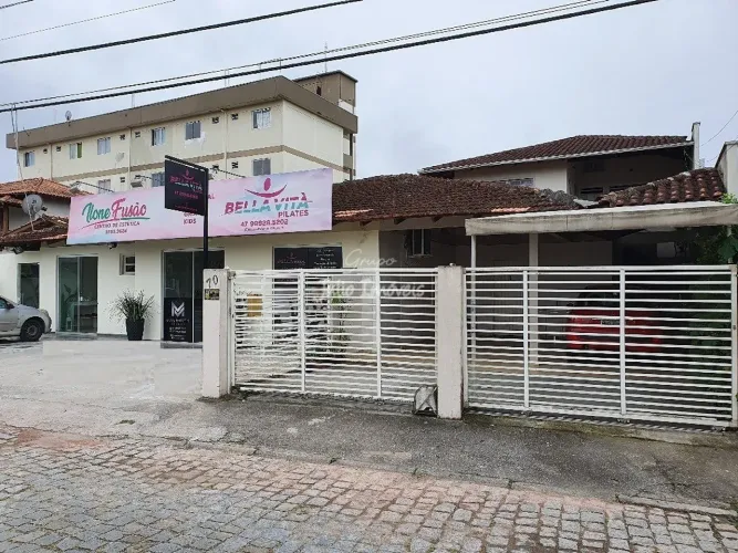 4 Salas comerciais 2 casas Jardim Maluche Brusque