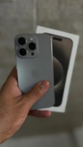 iPhone 15 Pro Natural - 85% Bateria - Sem marcas