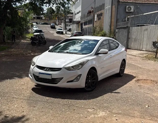 Hyundai Elantra GLS 2.0 16V Flex Aut. 2015