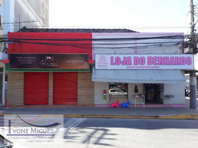 Prédio Inteiro em Centro - Paty do Alferes, RJ