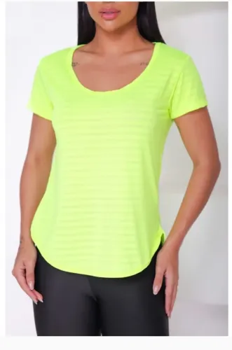 Camiseta academia feminina dri fit tecido respirável veste Gg