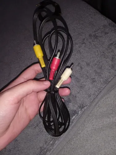 Cabo De Áudio Auxiliar P2 Macho Para 3 Rca 1,5 Metro Cabo Auxiliar P2 X 3 Rca Cabo P2 Rca