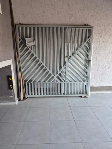 Portão de correr altura 220cm x largura 229cm