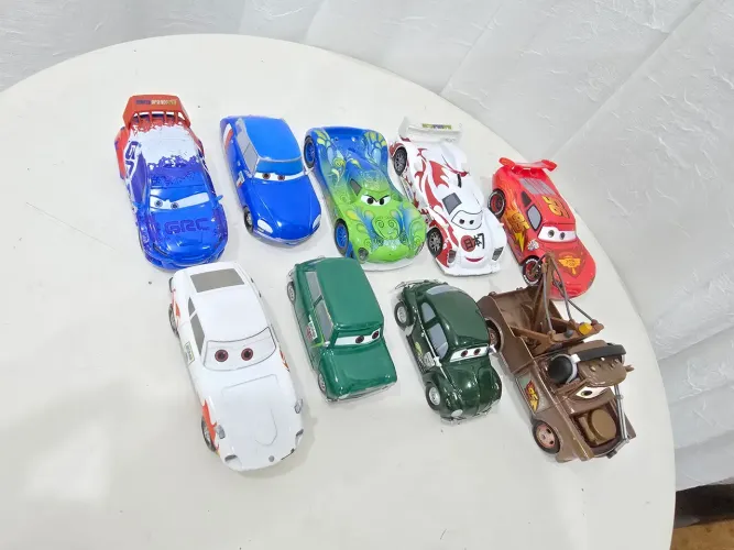 Carrinhos de ferro disney pixar carros original