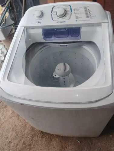 Máquina de 13 kg Eletrolux 127 volts