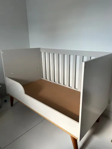 Berço/ cama com colchão