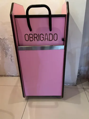 Lixeira de rodinhas
