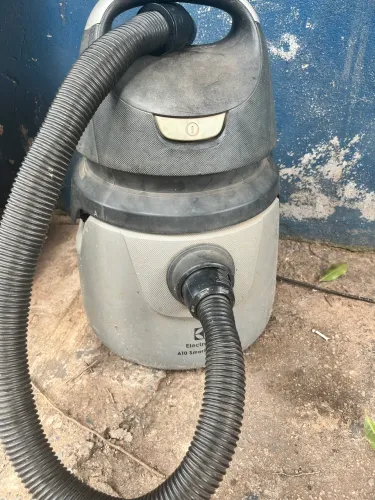 Vendo maquinaria de lava jato barato pra vender rápido 4.500.pega e trabalhar