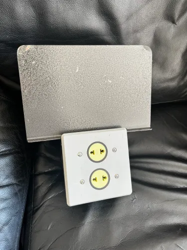 Cofre para adaptar no espaço de uma tomada
