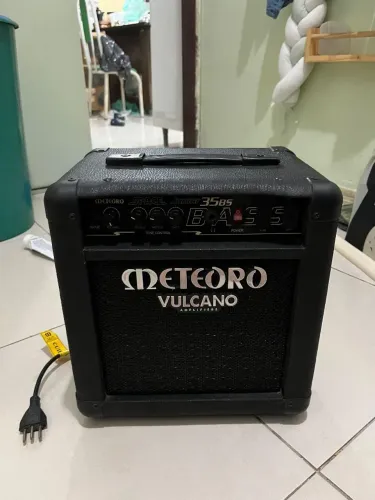 Caixa amplicadora Meteoro Bass