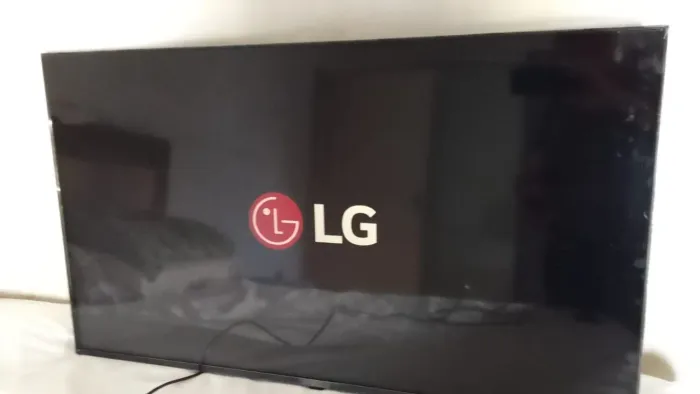 Televisão smart LG 43 P