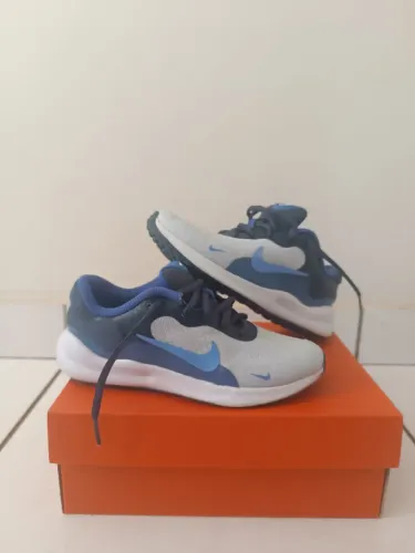 Tênis Nike original semi novo