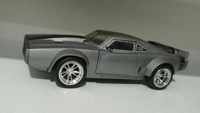 Miniatura Dodge Charge Ice RT - 1:24 - Velozes e Furiosos 