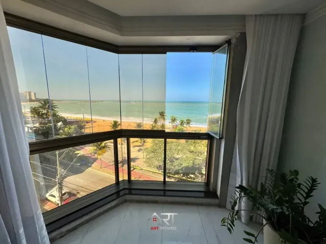 Imóvel para venda possui 360 metros quadrados com 4 quartos em Praia da Costa - Vila Velha
