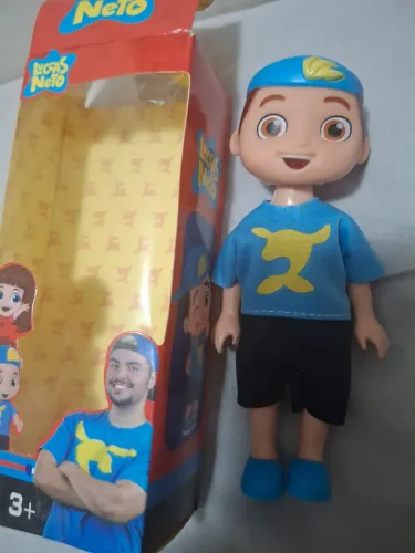boneco lucas neto articulado com 15 cm ,não fala 