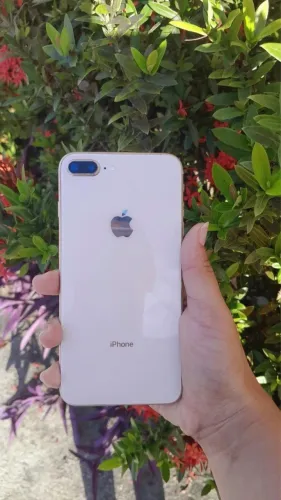iPhone 8 Plus 