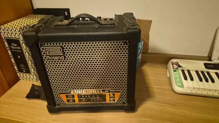 Caixa Amplificadora Roland