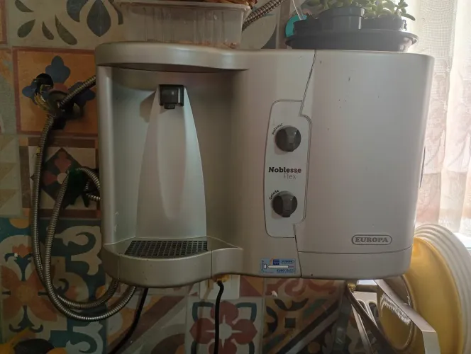 Purificador e refrigerador de água EUROPA