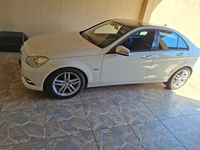 Mercedes-Benz C-180 CGI Classic 1.8 16V 156cv Aut. 2012