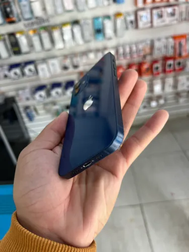 IPHONE 13 - Em perfeito estado