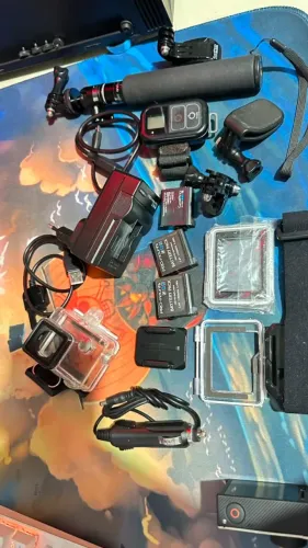 GoPro HERO4 touch screen + 3 Baterias + Carregador + Kit Completo de Acessórios