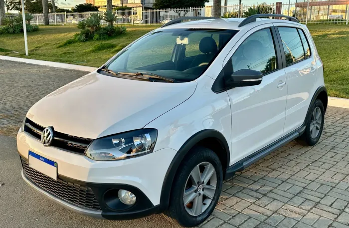 Volkswagen Crossfox 1.6 MI Total Flex 8V 5P 2012