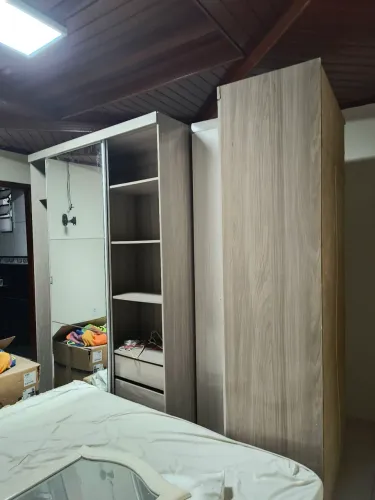 Imperdível!! Dois Excelentes Guarda Roupas em MDF por apenas R$1000,00.