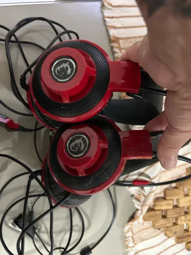 Vendo headset marca msi stereo vermelho usado