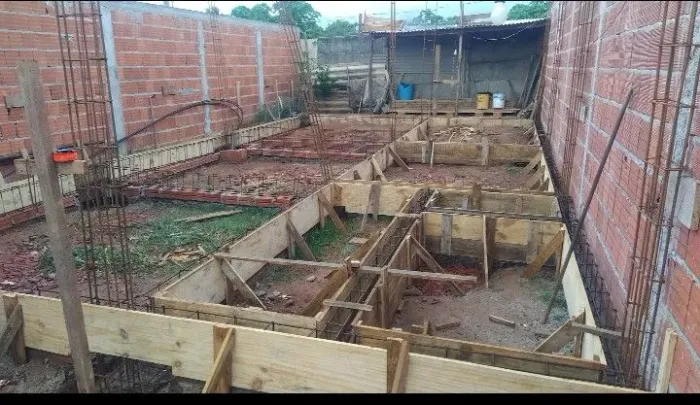Pedreiro disponível 