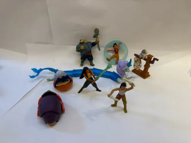 Lote Coleção Bonecos Miniaturas Raya E O Último Dragão Disney- coleção Mc Donalds
