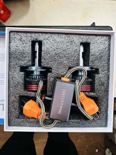 Farol de Led H4 (luz alta e baixa)
