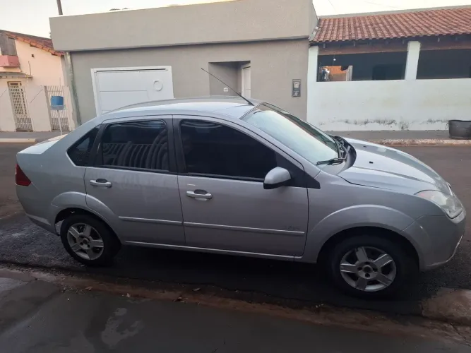 Ford Fiesta Sed. 1.6 8V Flex 4P 2009