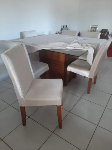 Mesa  de jantar, com 6 cadeiras