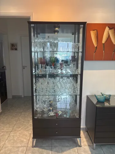 Cristaleira moderna 
