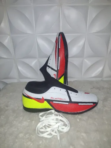 Chuteira futsal Nike nova nunero 42 e 43