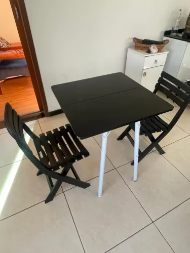 Conjunto mesa e 2 cadeiras