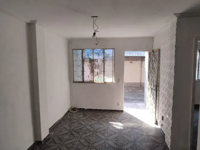 Ótima casa bem no centro de Nilópolis