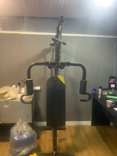 Vendo um aparelho de musculação multifuncional