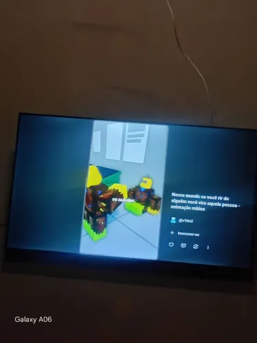 Vendo essa tv tcl 4k tcl comando de vez Bluetooth imagem perfeita