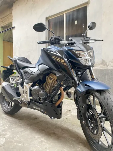 CB 300F ABS