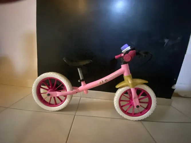 Bicicleta infantil de equilíbrio Menina